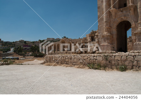 Archaeological site of Arc de Triomphe ruins of Jelash remains 24404056