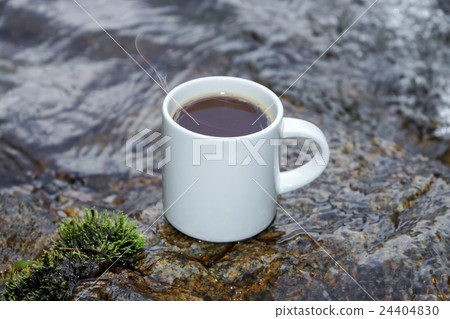 Refreshments and coffee on the rocks at the falls. 24404830