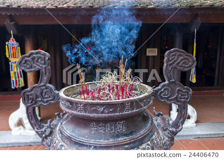incensory at tran quoc pagoda 24406470