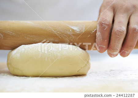 Hand stretching fabric 24412287