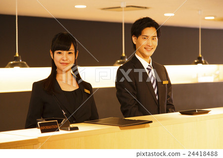 Hotel Man Concierge Hospitality酒店正面入住商務酒店商務服務 24418488