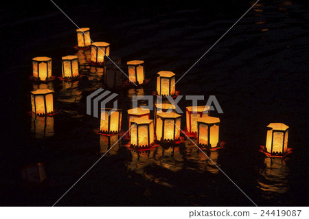 Tōrō nagashi Tōrō nagashi 24419087