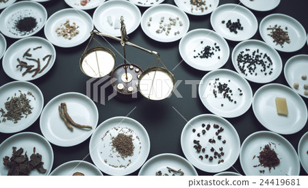 Image of herbal medicine 24419681