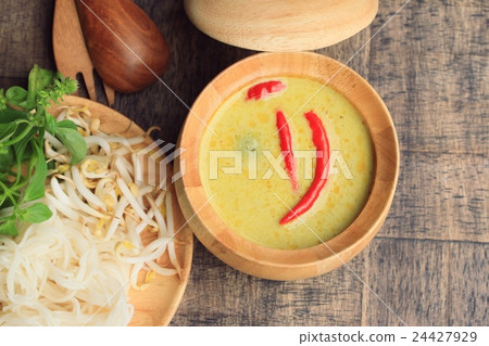 green curry and rice noodle 24427929