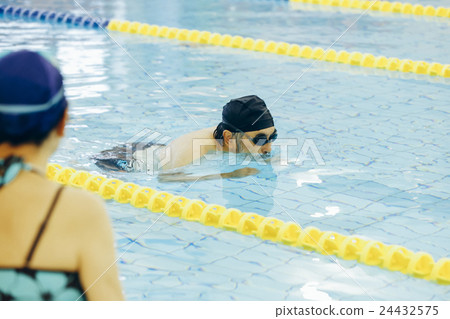 Senior swimming Senior swimming 24432575