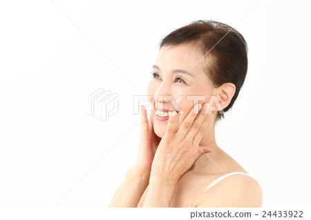 Senior beauty Senior beauty 24433922