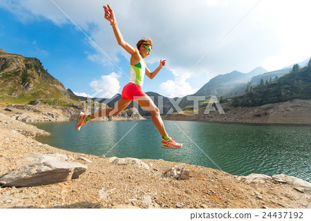Jump while running trail Jump while running trail 24437192