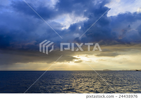 Sunset at Hayama Shibasaki Beach Sunset at Hayama Shibasaki Beach 24438976