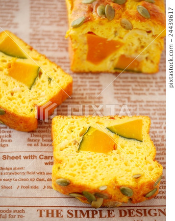 Pumpkin's cake shot alphabet back (high angle) 24439617