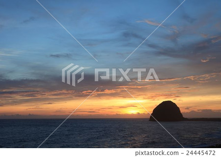 Steamed Buns mountain sunset Steamed Buns mountain sunset 24445472