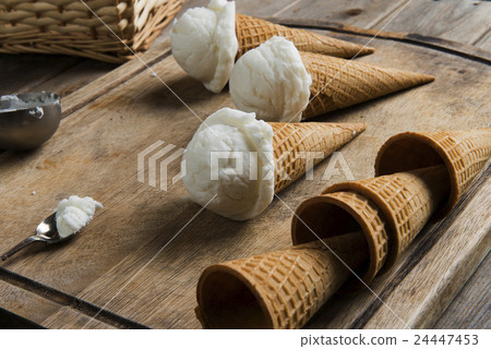 creamy vanilla ice cream creamy vanilla ice cream 24447453