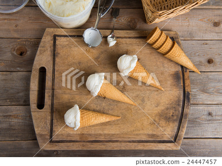 creamy vanilla ice cream creamy vanilla ice cream 24447457