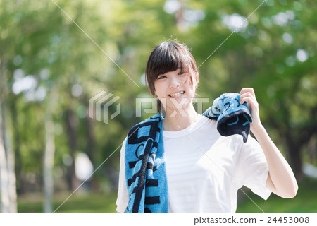 運動後的女性女士 運動後的女性女士 24453008