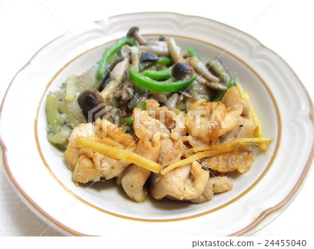 Stir-fry of pork and shredded ginger Stir-fry of pork and shredded ginger 24455040