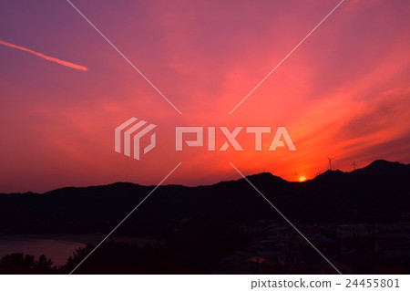Sunset glow at Yumigahama 24455801