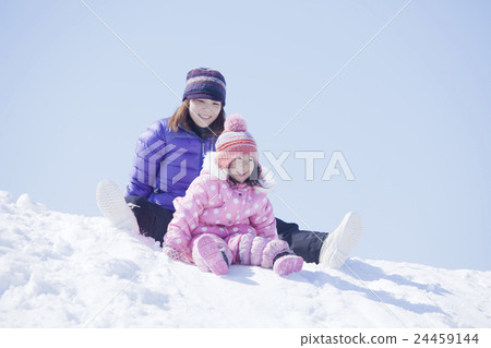 Snow fun parent and child Snow fun parent and child 24459144
