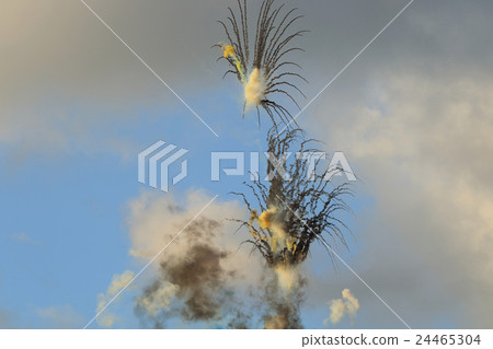 Fireworks of the day fireworks smoke dragon great piece Fireworks of the day fireworks smoke dragon great piece 24465304