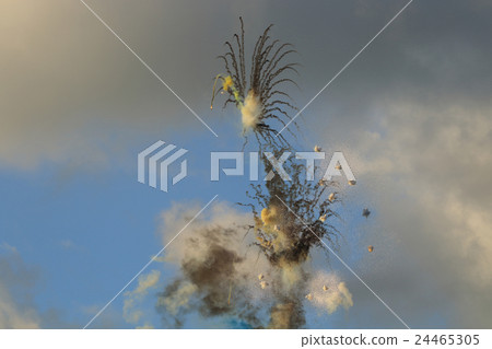 Fireworks of the day fireworks smoke dragon great piece Fireworks of the day fireworks smoke dragon great piece 24465305