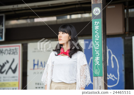 Kamakura high school front station young lady 24465531