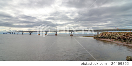 PEI and New Brunswick Confederation Bridge. 24469863