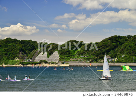 Summer Zushi coast, people enjoying yachts and boards Summer Zushi coast, people enjoying yachts and boards 24469976
