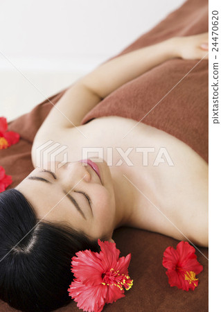 美容美容女性Lomi Lomi美容微笑護膚年輕女性身體護理 24470620
