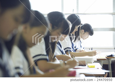 School class scenery Junior high school student image 24470950