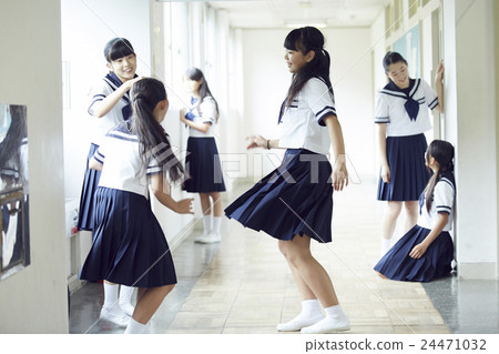 Girls junior high school days off hours Girls junior high school days off hours 24471032