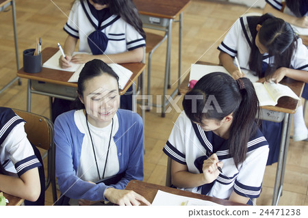 School class scenery Junior high school student image 24471238
