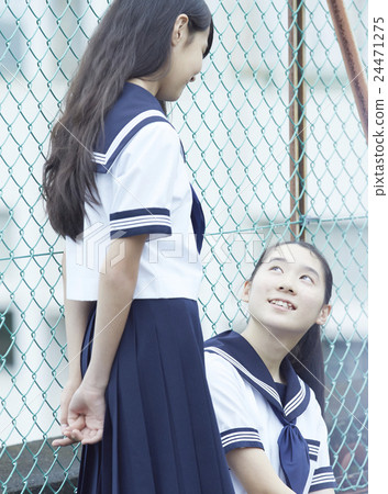 Image of middle school student 24471275