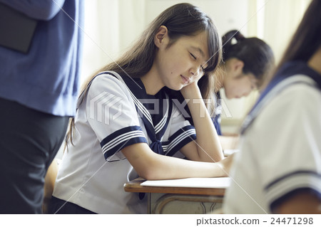 學校課堂風景初中學生形象 24471298