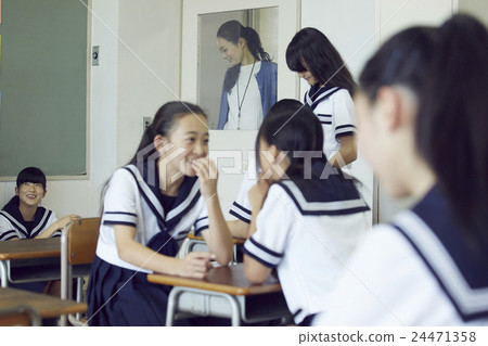 Junior high school student life 24471358