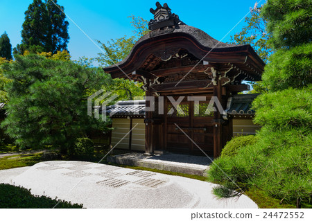Eikan-do Temple Zenlinji Temple and front yard Eikan-do Temple Zenlinji Temple and front yard 24472552