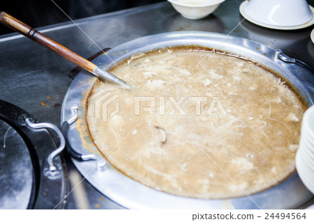 Chunghua Road Night Market Fried Noodles with three generations 24494564