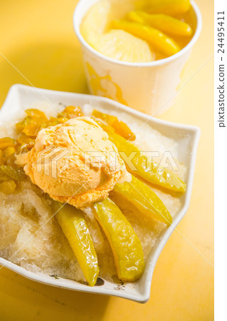 Carambola Juice & Yongfu ice cream 24495411