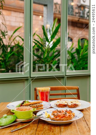 oreorchis patens X clothing and food in early afternoon oreorchis patens X clothing and food in early afternoon 24495611