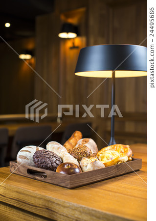 Le Petit Parisien 24495686