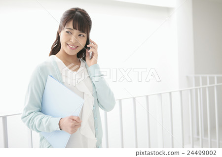 淺談智能手機的女人 24499002