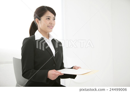 有簡歷的女商人 24499006