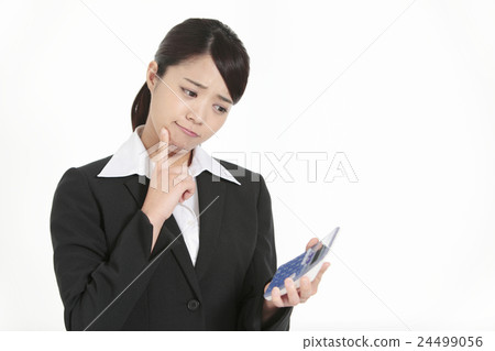 女商人困擾與計算器 24499056