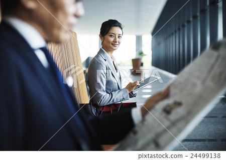 Office building lobby 24499138