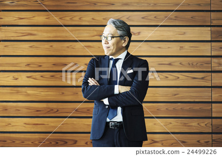 Portrait men 24499226