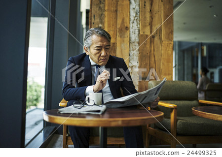 Portrait men 24499325
