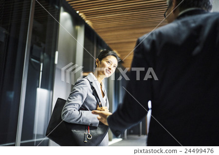 辦公樓電梯廳 24499476