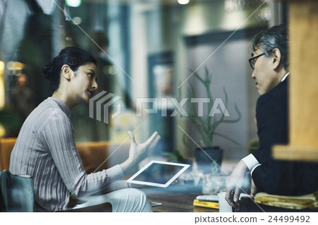 Cafe Meeting 24499492