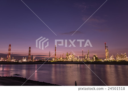 Person who fishes at Yokkaichi Port in Mie Prefecture and Complex evening Person who fishes at Yokkaichi Port in Mie Prefecture and Complex evening 24501518