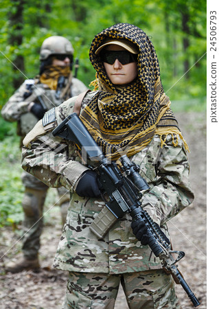 US Army female soldier 24506793