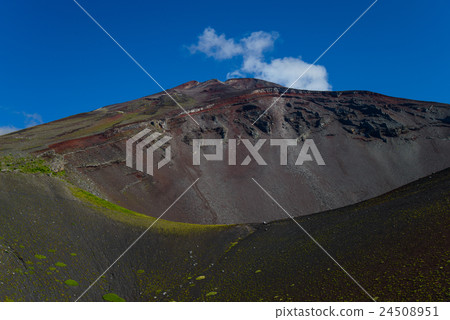 富士山在Honaga的第二個火山口上空 富士山在Honaga的第二個火山口上空 24508951