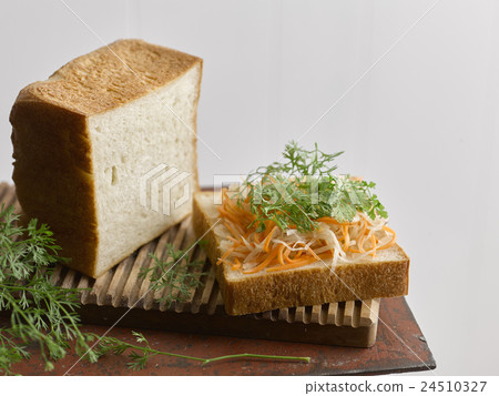 Plain bread Plain bread 24510327