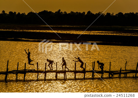Rural lifestyle of children in Thailand 24511268